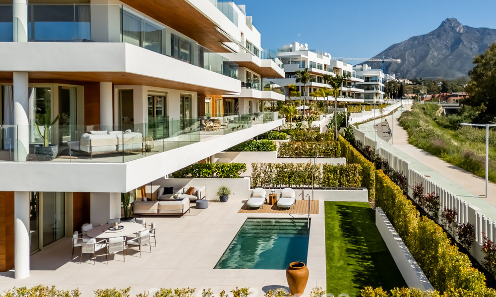 Superior triplex apartment with private garden and pool for sale in the centre of Marbella's Golden Mile 781471