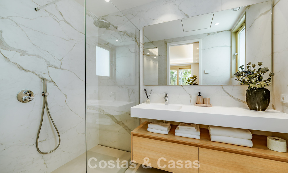 Superior triplex apartment with private garden and pool for sale in the centre of Marbella's Golden Mile 781475