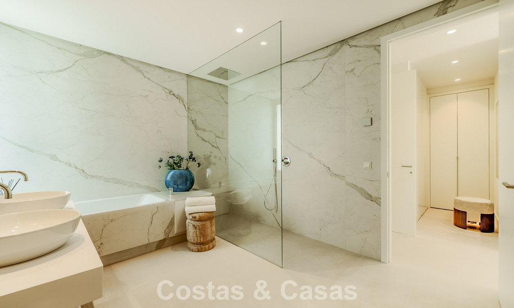 Superior triplex apartment with private garden and pool for sale in the centre of Marbella's Golden Mile 781481