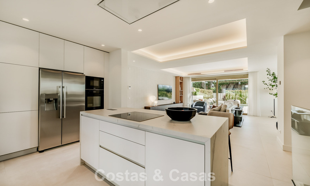 Superior triplex apartment with private garden and pool for sale in the centre of Marbella's Golden Mile 781489