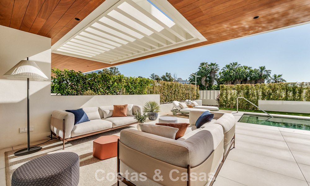 Superior triplex apartment with private garden and pool for sale in the centre of Marbella's Golden Mile 781497