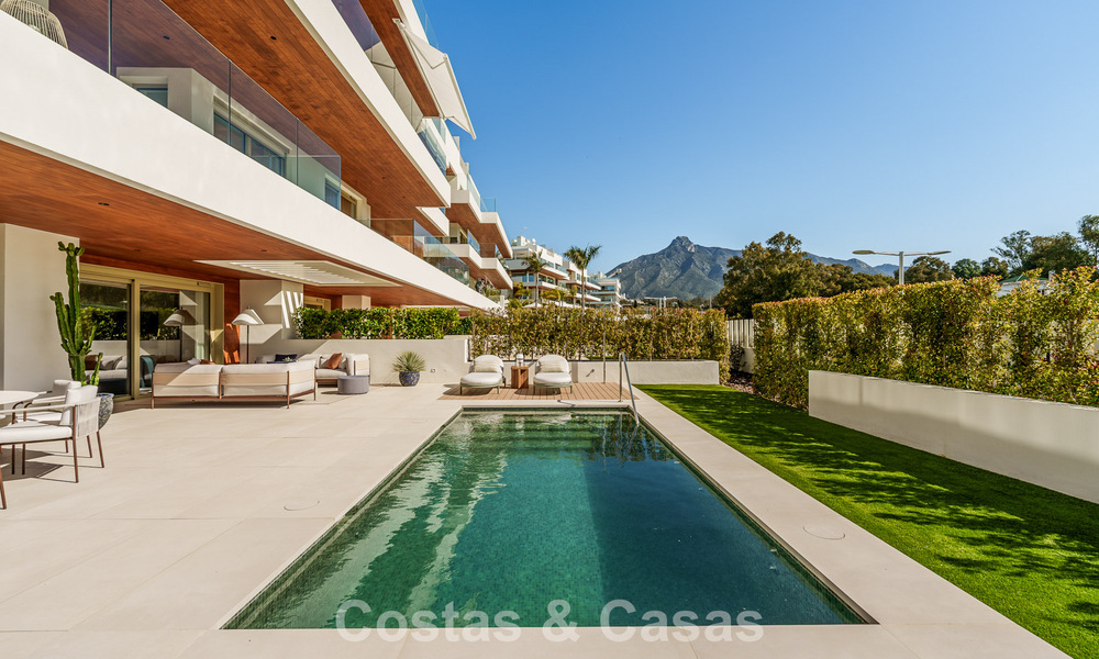Superior triplex apartment with private garden and pool for sale in the centre of Marbella's Golden Mile 781501