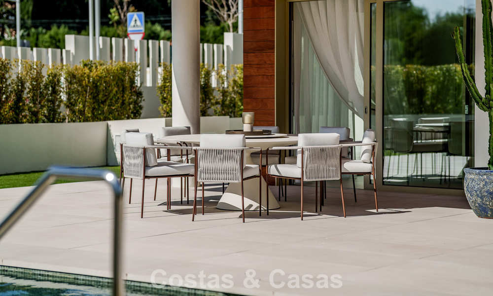 Superior triplex apartment with private garden and pool for sale in the centre of Marbella's Golden Mile 781511