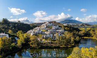 Move-in ready, modern penthouse in a lakeside complex with panoramic views for sale in Nueva Andalucia, Marbella 781558 