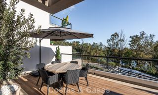 Move-in ready, modern penthouse in a lakeside complex with panoramic views for sale in Nueva Andalucia, Marbella 781586 