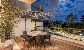 Move-in ready, modern penthouse in a lakeside complex with panoramic views for sale in Nueva Andalucia, Marbella 781593 