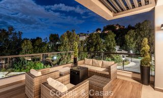 Move-in ready, modern penthouse in a lakeside complex with panoramic views for sale in Nueva Andalucia, Marbella 781594 