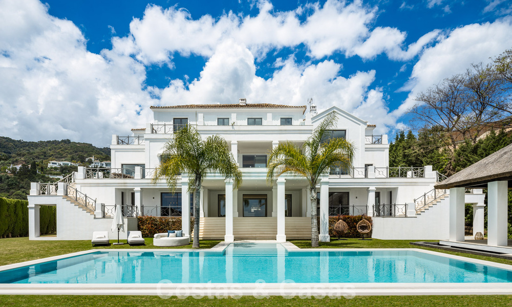 Exclusive luxury villa with an Andalusian style for sale in El Madroñal in Marbella - Benahavis 781622