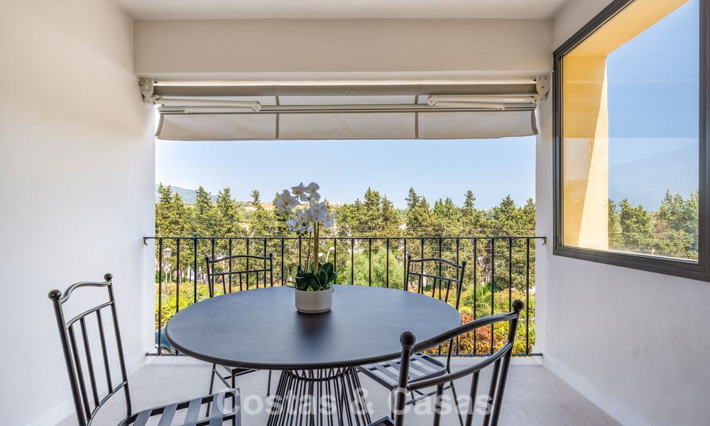 Beautifully renovated townhouse for sale frontline Aloha Golf in Nueva Andalucia, Marbella 781726