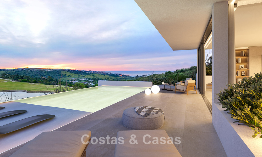 New to the market! High-tech designer villas for sale in a sought-after golf setting near the centre of Estepona 781764