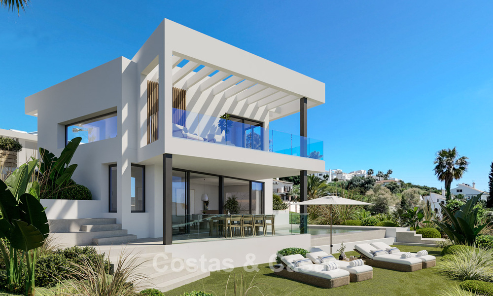 New to the market! High-tech designer villas for sale in a sought-after golf setting near the centre of Estepona 781767