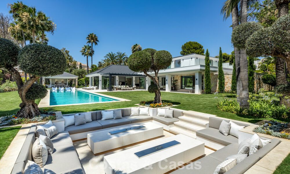 Magnificent frontline golf villa for sale in the heart of Nueva Andalucia, Marbella 781773