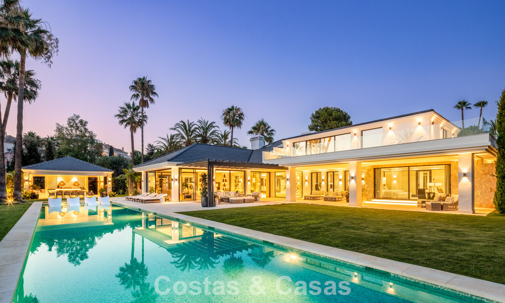 Magnificent frontline golf villa for sale in the heart of Nueva Andalucia, Marbella 781777