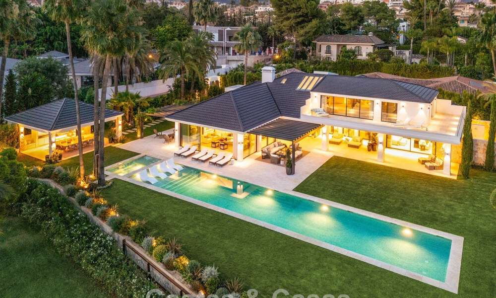 Magnificent frontline golf villa for sale in the heart of Nueva Andalucia, Marbella 781780