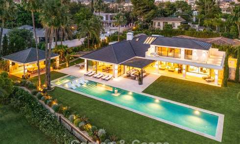 Magnificent frontline golf villa for sale in the heart of Nueva Andalucia, Marbella 781780