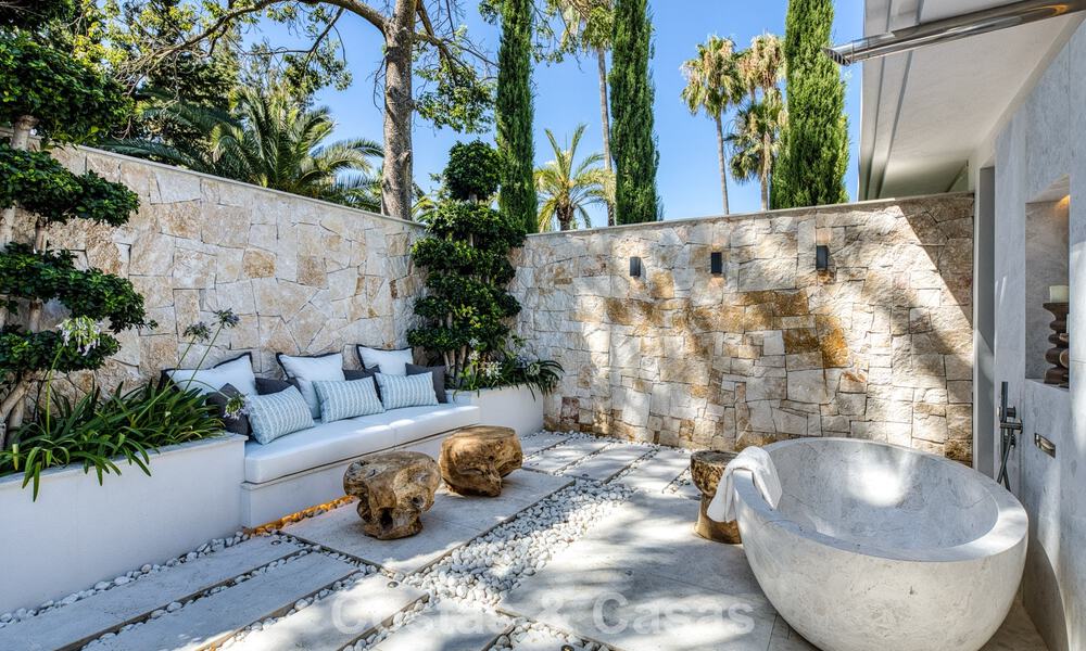 Magnificent frontline golf villa for sale in the heart of Nueva Andalucia, Marbella 781781