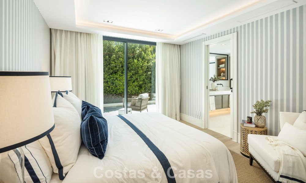 Magnificent frontline golf villa for sale in the heart of Nueva Andalucia, Marbella 781786