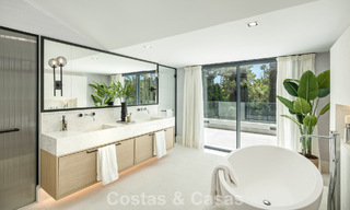 Magnificent frontline golf villa for sale in the heart of Nueva Andalucia, Marbella 781794 