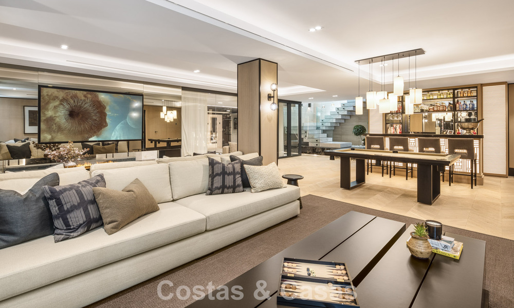 Magnificent frontline golf villa for sale in the heart of Nueva Andalucia, Marbella 781800