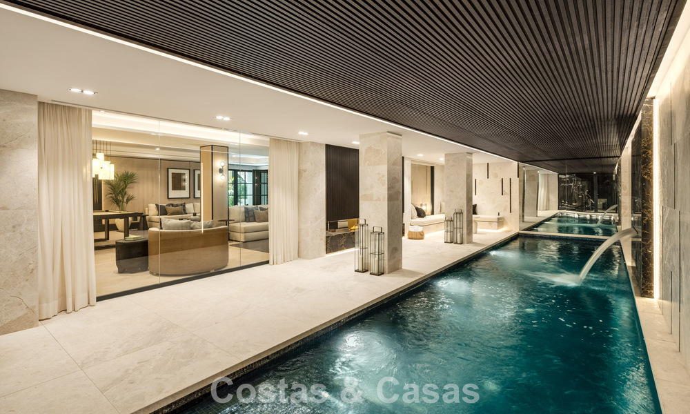 Magnificent frontline golf villa for sale in the heart of Nueva Andalucia, Marbella 781801