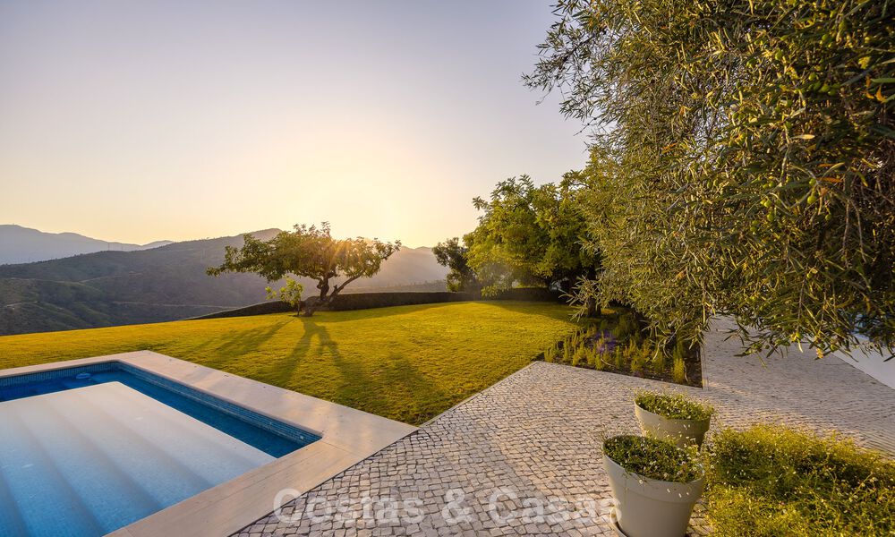 Gorgeous Mediterranean villa with breathtaking sea views for sale in Benahavis - Marbella 781856