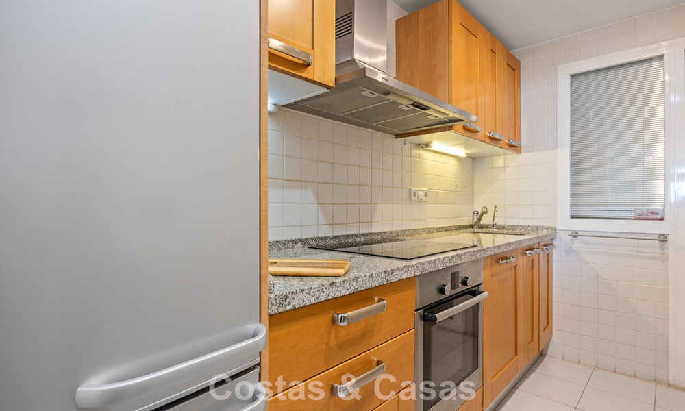 Move-in ready, spacious 3-bedroom apartment for sale with golf and sea views in Benahavis - Marbella 781898