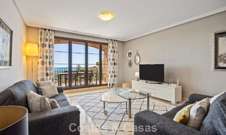 Move-in ready, spacious 3-bedroom apartment for sale with golf and sea views in Benahavis - Marbella 781920 