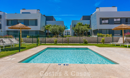 Move-in ready, contemporary apartment for sale on the New Golden Mile between Marbella and Estepona 781953