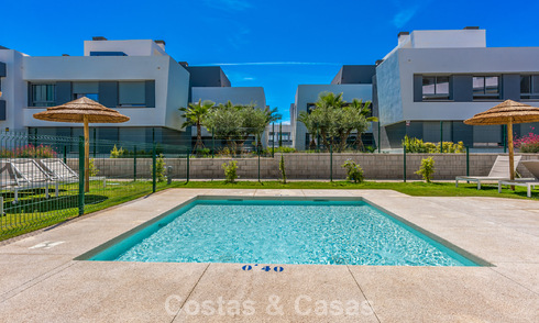 Move-in ready, contemporary apartment for sale on the New Golden Mile between Marbella and Estepona 781953