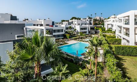 Move-in ready, contemporary apartment for sale on the New Golden Mile between Marbella and Estepona 781958