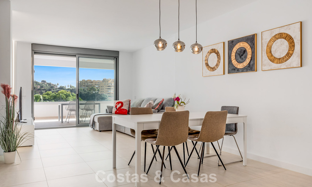 Move-in ready, contemporary apartment for sale on the New Golden Mile between Marbella and Estepona 781962