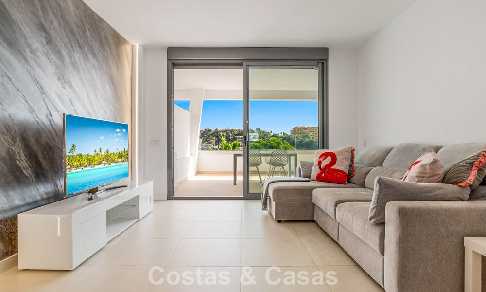 Move-in ready, contemporary apartment for sale on the New Golden Mile between Marbella and Estepona 781966