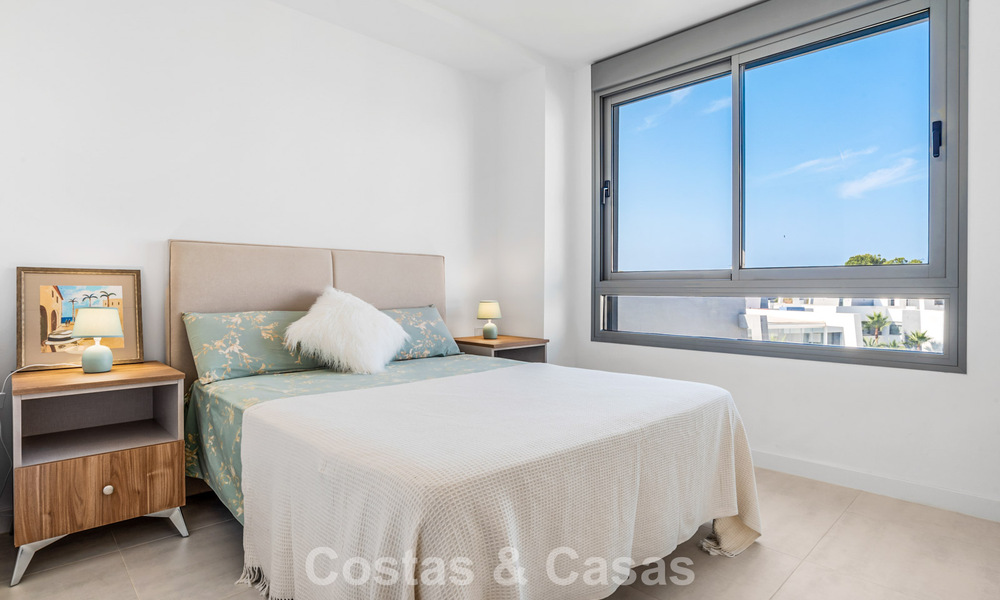 Move-in ready, contemporary apartment for sale on the New Golden Mile between Marbella and Estepona 781969