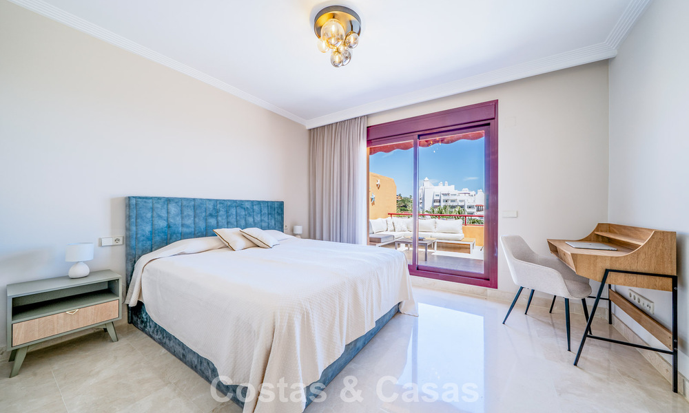 Ready to move in apartment with sea views for sale in a frontline beach complex within walking distance of Estepona centre 782366