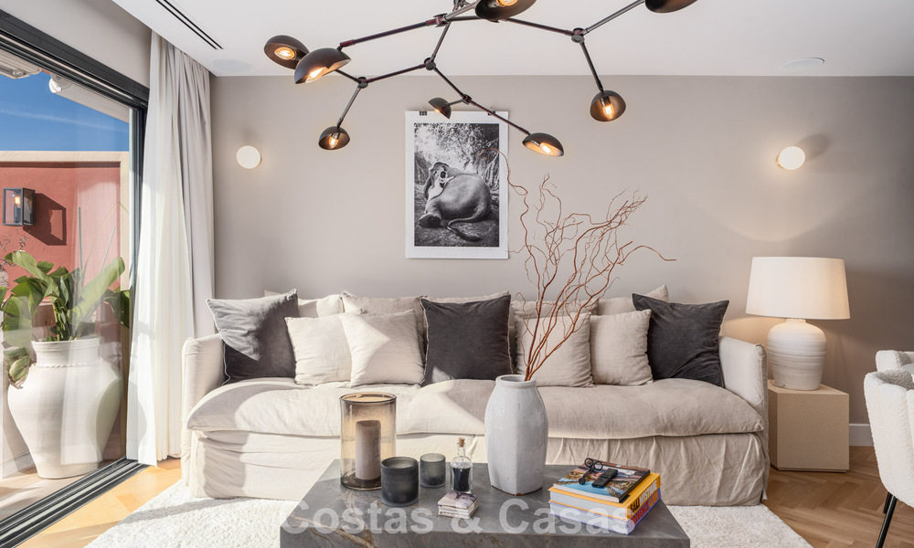 Move-in ready duplex penthouse, modern renovated, with stunning sea views for sale in Marbella - Benahavis 782397