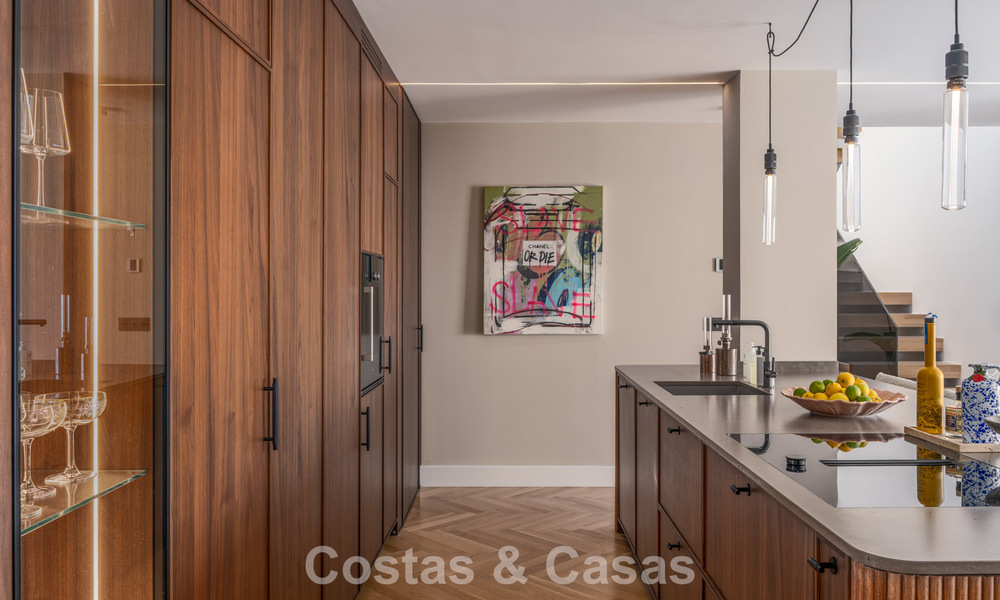 Move-in ready duplex penthouse, modern renovated, with stunning sea views for sale in Marbella - Benahavis 782401