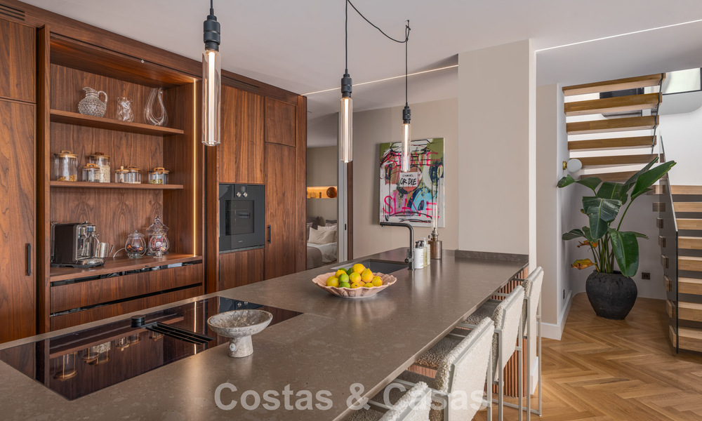 Move-in ready duplex penthouse, modern renovated, with stunning sea views for sale in Marbella - Benahavis 782402