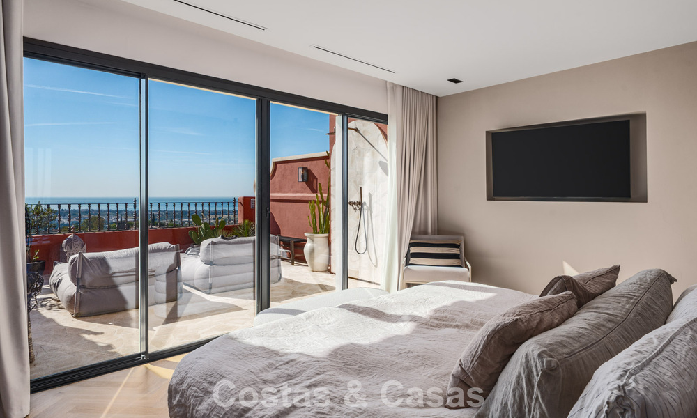 Move-in ready duplex penthouse, modern renovated, with stunning sea views for sale in Marbella - Benahavis 782403