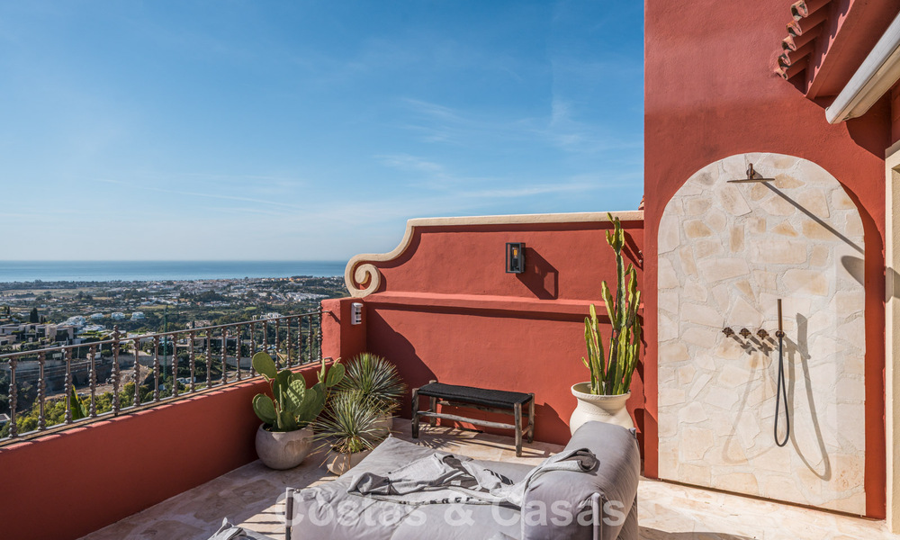 Move-in ready duplex penthouse, modern renovated, with stunning sea views for sale in Marbella - Benahavis 782406