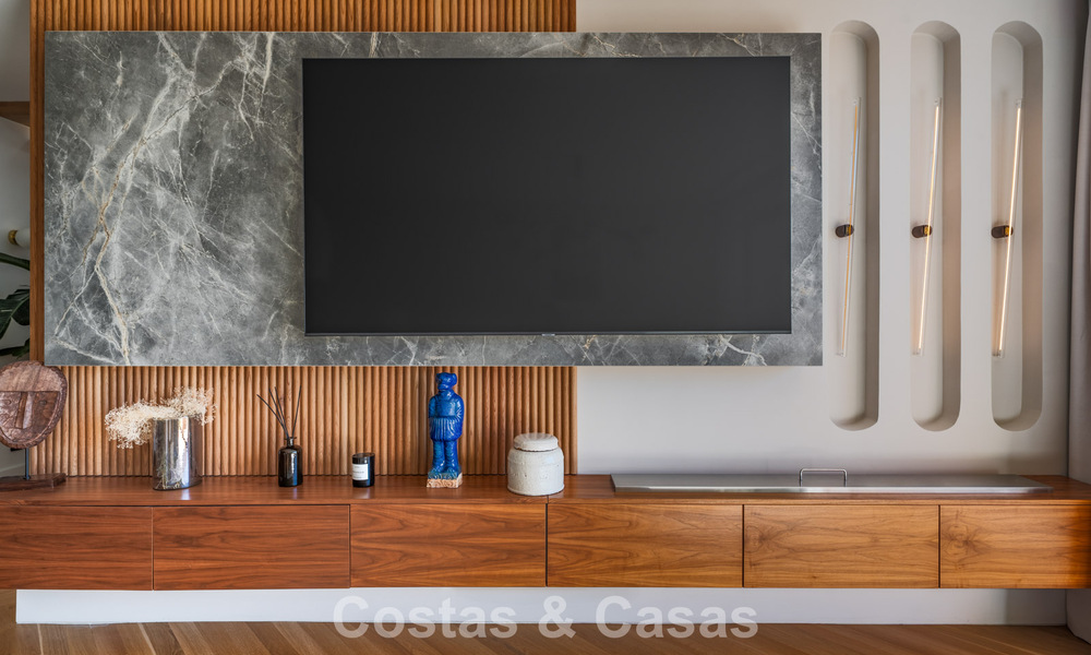 Move-in ready duplex penthouse, modern renovated, with stunning sea views for sale in Marbella - Benahavis 782408