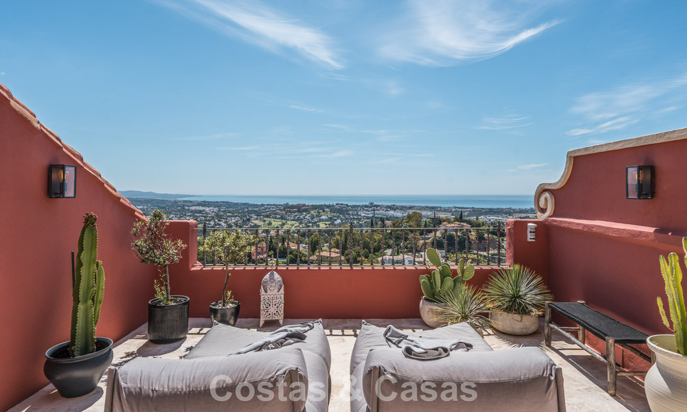 Move-in ready duplex penthouse, modern renovated, with stunning sea views for sale in Marbella - Benahavis 782414