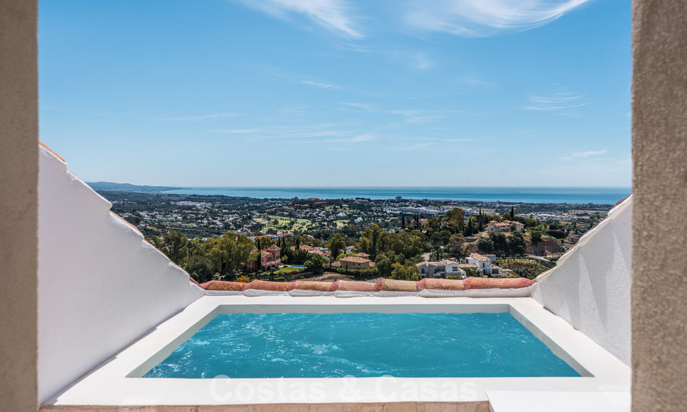 Move-in ready duplex penthouse, modern renovated, with stunning sea views for sale in Marbella - Benahavis 782415