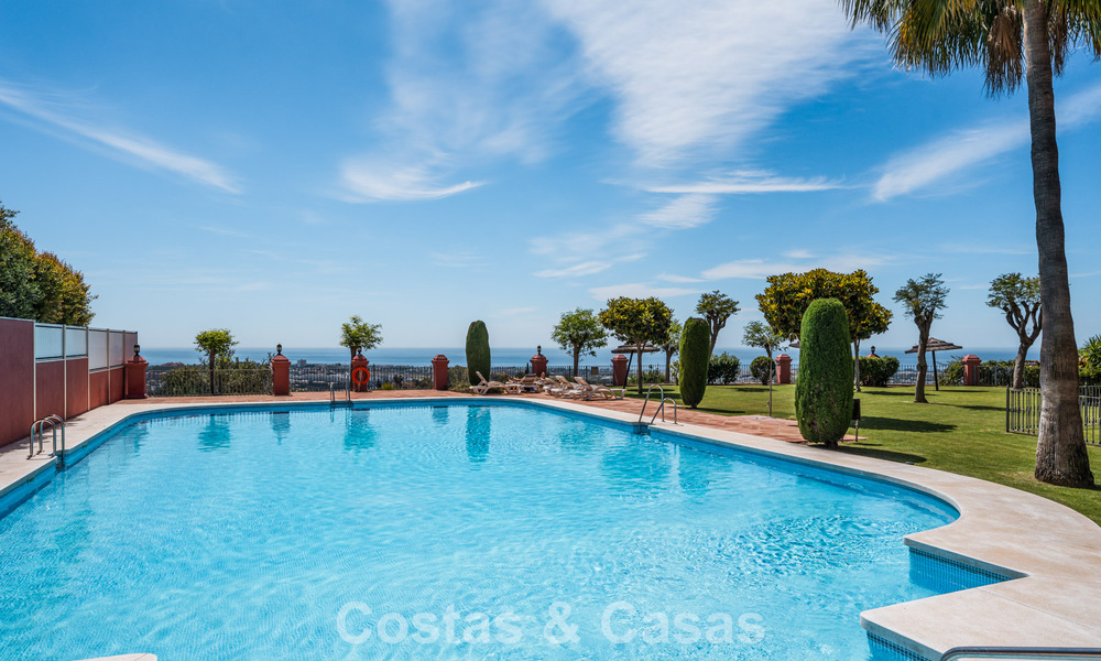 Move-in ready duplex penthouse, modern renovated, with stunning sea views for sale in Marbella - Benahavis 782416