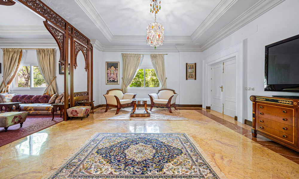 Unique, stately residence for sale in the heart of Marbella’s prestigious Golden Mile 782423