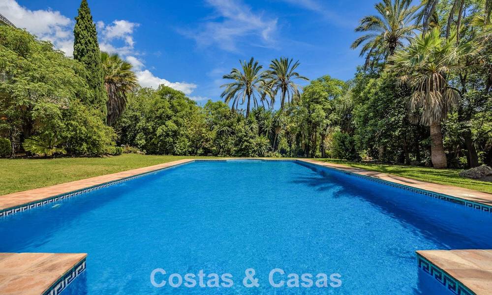 Unique, stately residence for sale in the heart of Marbella’s prestigious Golden Mile 782425