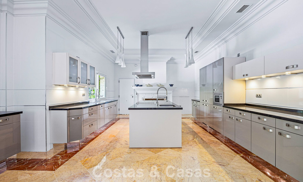Unique, stately residence for sale in the heart of Marbella’s prestigious Golden Mile 782430