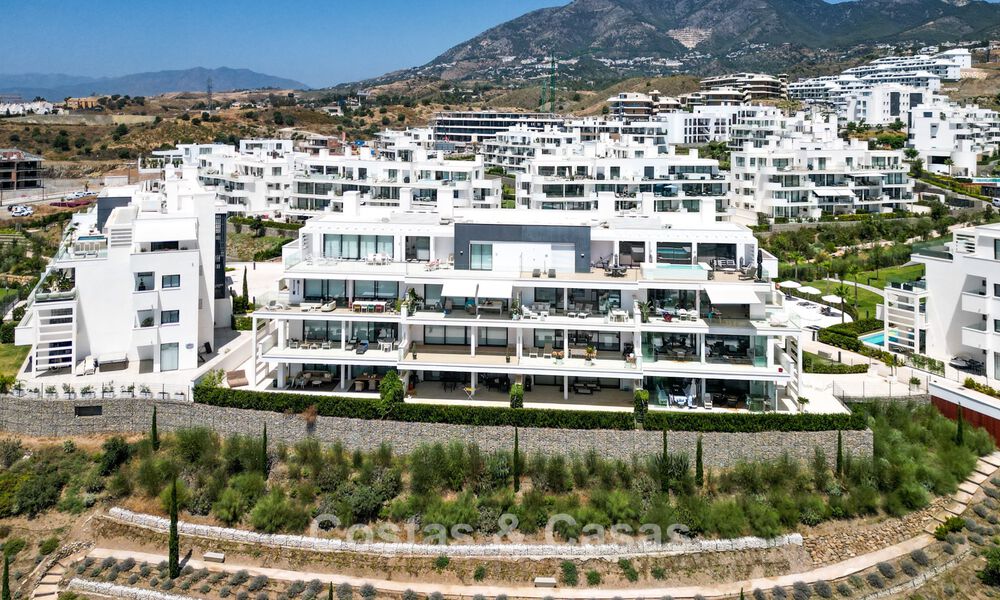 Move-in ready apartment with mountain and sea views for sale in a progressive lifestyle complex in Fuengirola, Costa del Sol 782093