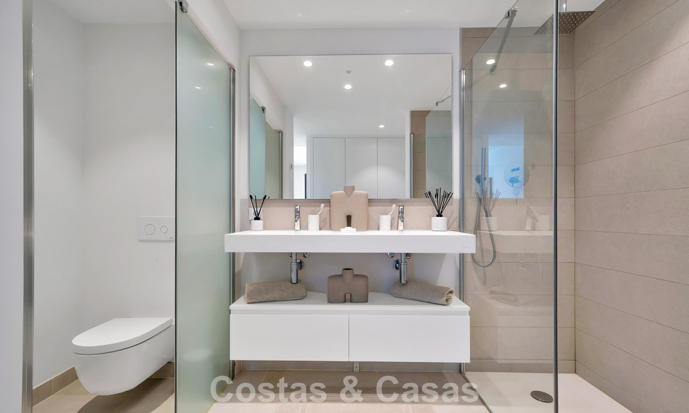 Move-in ready apartment with mountain and sea views for sale in a progressive lifestyle complex in Fuengirola, Costa del Sol 782101