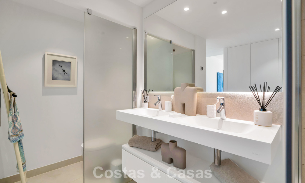 Move-in ready apartment with mountain and sea views for sale in a progressive lifestyle complex in Fuengirola, Costa del Sol 782102