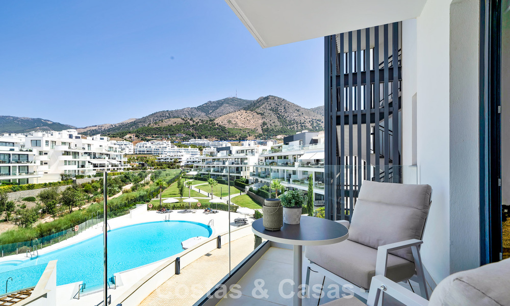 Move-in ready apartment with mountain and sea views for sale in a progressive lifestyle complex in Fuengirola, Costa del Sol 782104